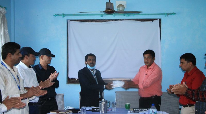 बागलुङ नगरपालीकाको कोरोना कोषमा सिवाईसी सञ्जालको ६० हजार सहयोग